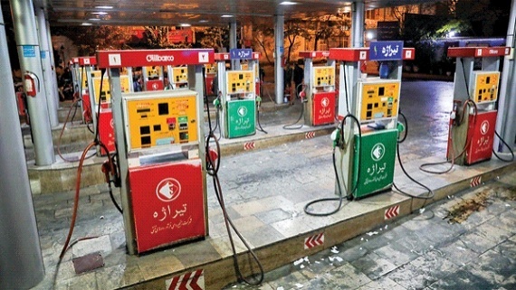 مشکل پمپ بنزین‌ها تا پایان امروز برطرف می‌شود/سوخت‌رسانی آفلاین در برخی جایگاه‌ها